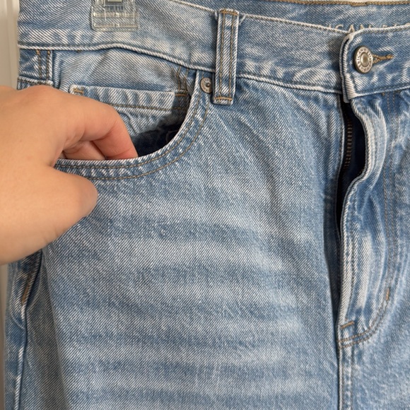 American Eagle Mom Jean - Picture 3 of 6